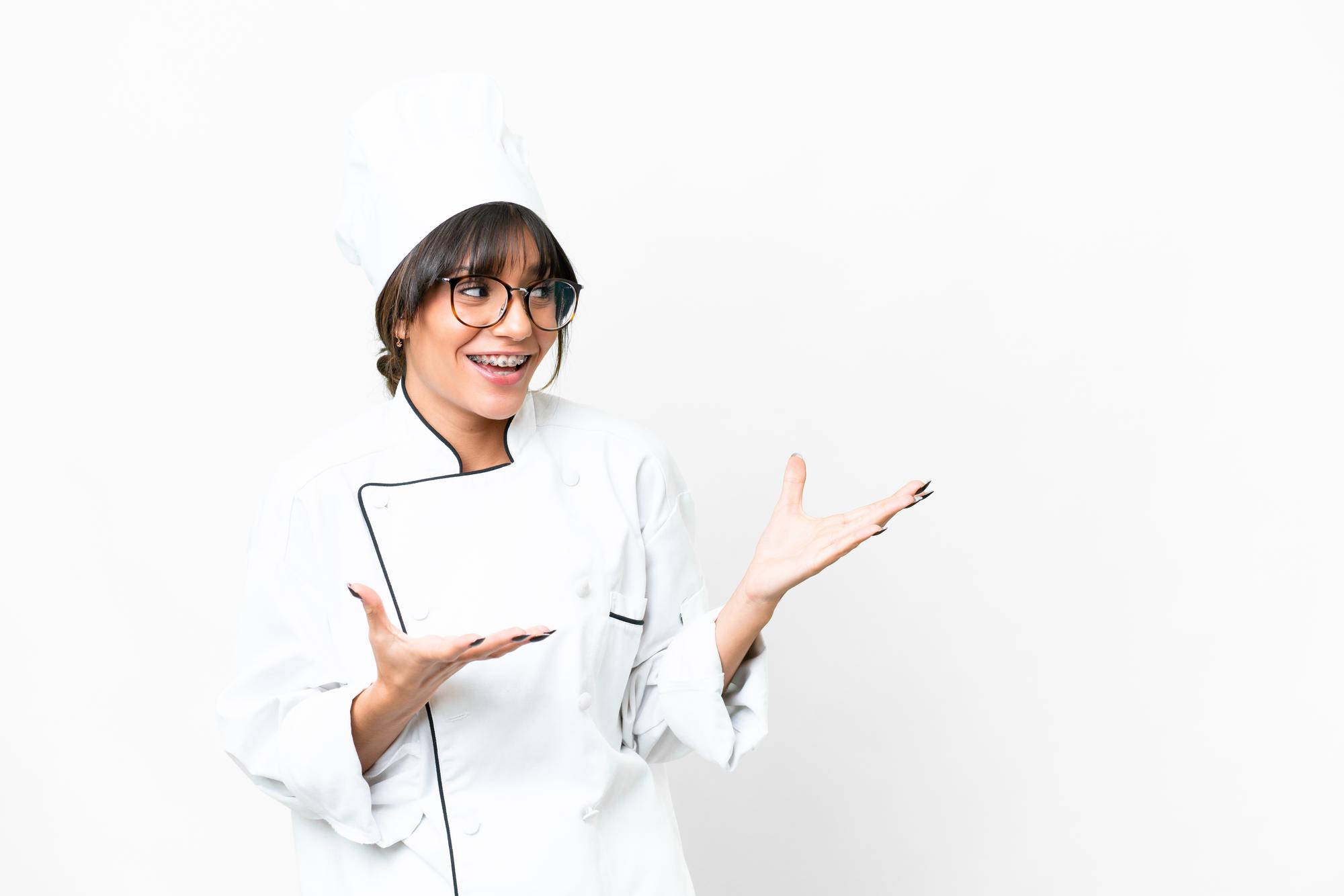 Invito a prenotare una consulenza in cucina